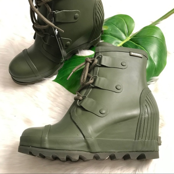Sorel Shoes - NWT Sorel Olive Green Joan Wedge RainBoot Heels